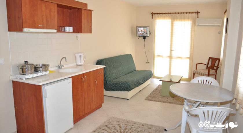 آشپز خانه و نشیمن اتاق فمیلی